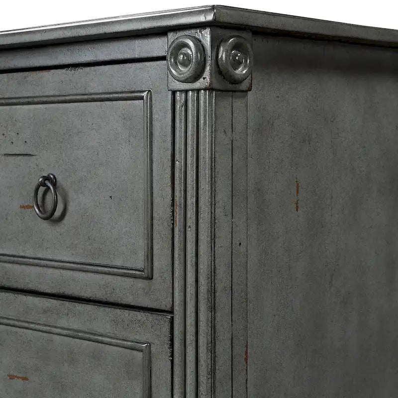 Traditional 4-Drawer Chest with Fluted Columns & Medallion Accents